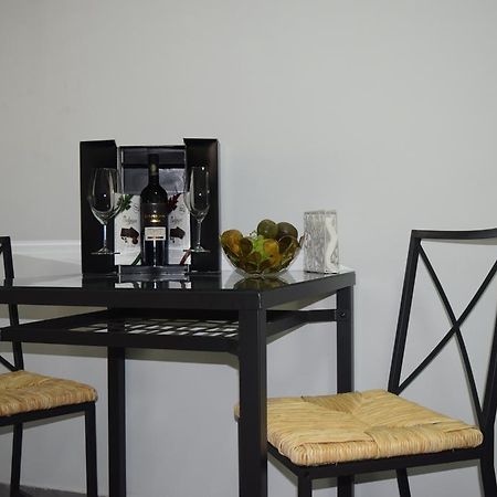Studio Masaryk Apartment بات يام المظهر الخارجي الصورة