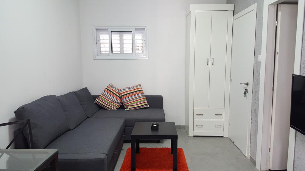 Studio Masaryk Apartment بات يام المظهر الخارجي الصورة