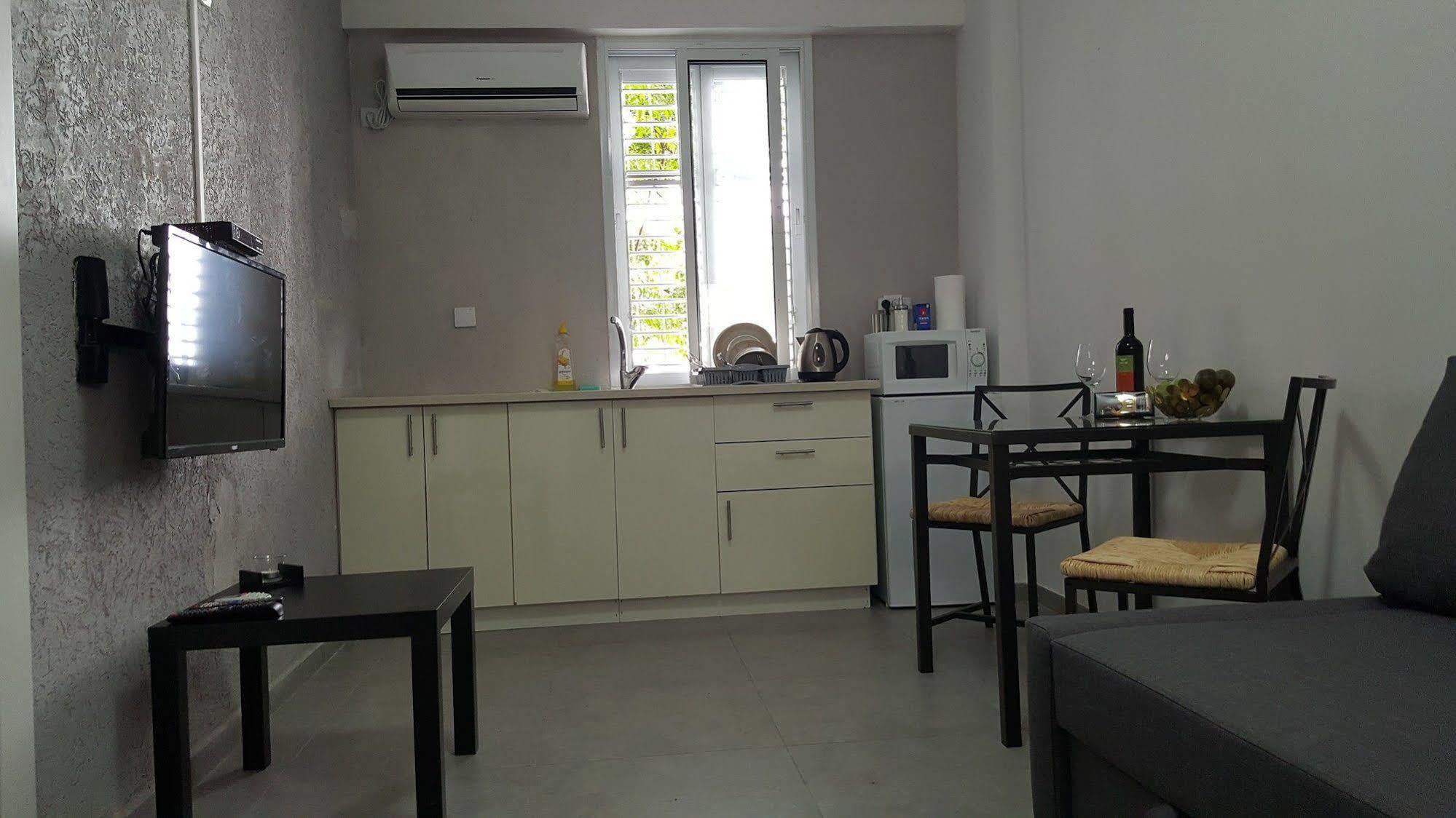 Studio Masaryk Apartment بات يام المظهر الخارجي الصورة