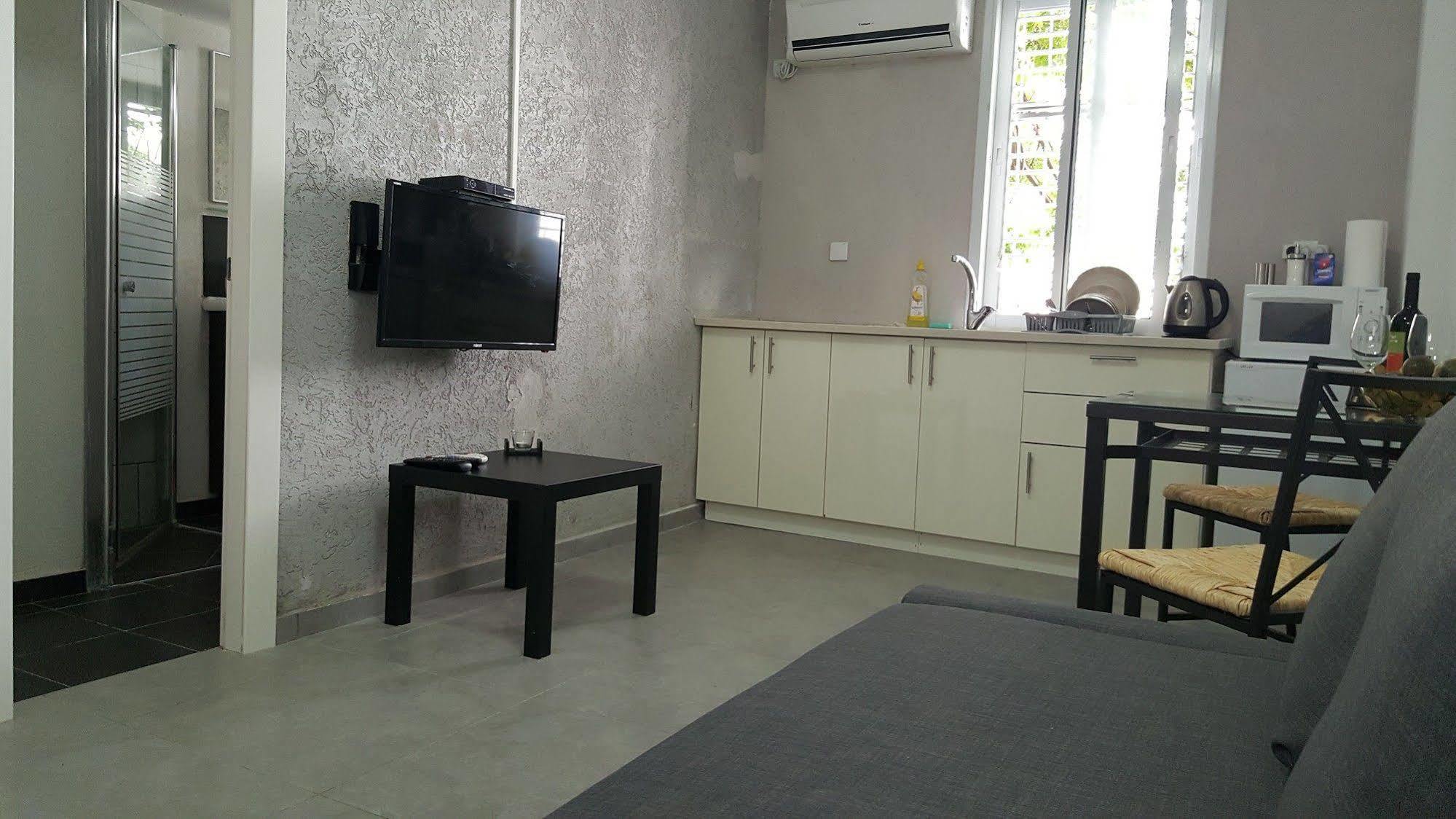 Studio Masaryk Apartment بات يام المظهر الخارجي الصورة